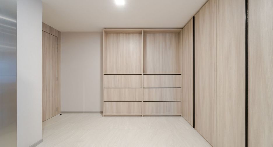 Condo en alquiler de 3 habitaciones en Watthana, Bangkok