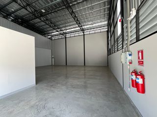 出租 仓库 在 Bang Phli, Samut Prakan