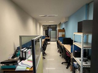 出售 2 卧室 联排别墅 在 Huai Khwang, 曼谷