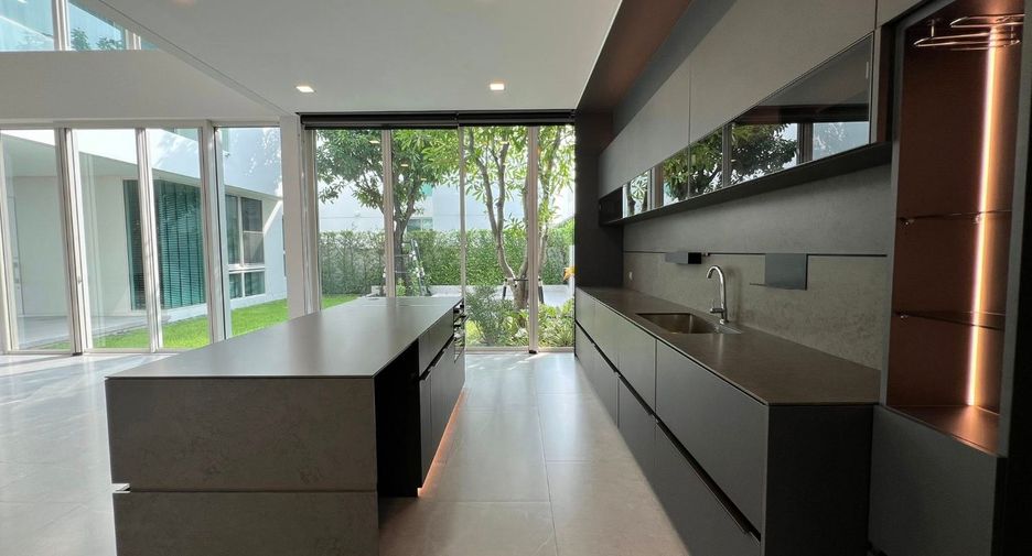 Casa en venta de 4 habitaciones en Bang Phli, Samut Prakan