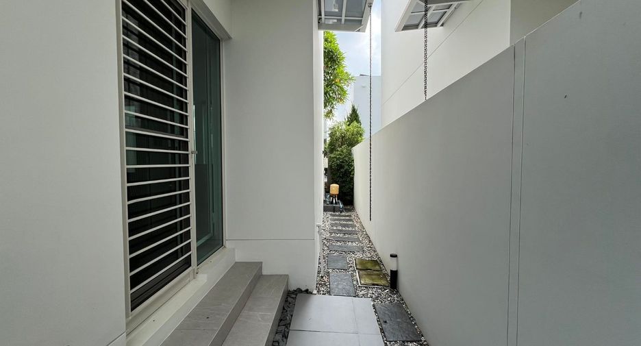 Casa en venta de 4 habitaciones en Bang Phli, Samut Prakan