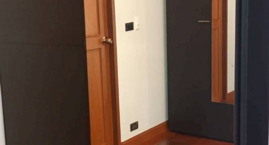 For rent 4 ベッドルーム villa in Watthana, Bangkok