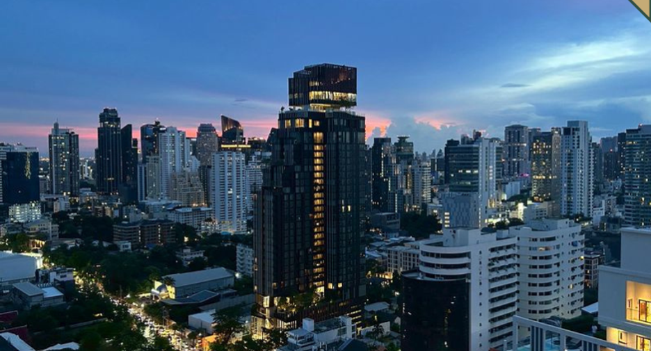 À vendre 2 chambres condo à Watthana, Bangkok