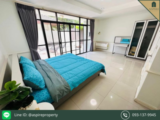 Reihenhaus zur Miete mit 4 Zimmer in Watthana, Bangkok