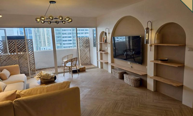 For rent 3 bedrooms condo in Khlong Toei, Bangkok