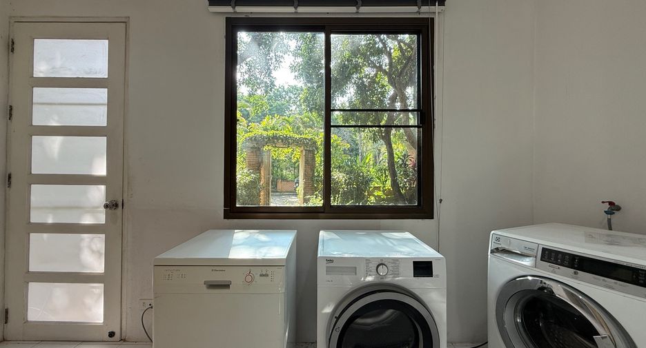 For rent 4 bedrooms villa in Mae Rim, Chiang Mai