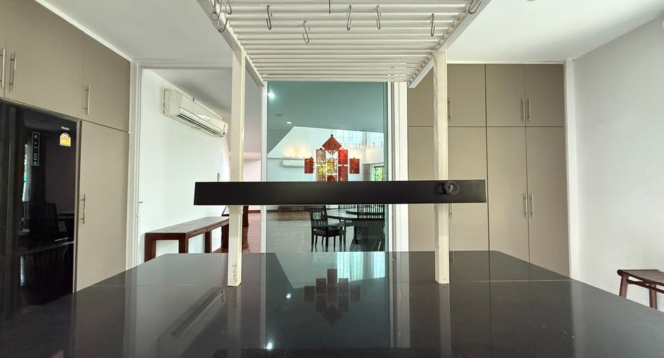 For rent 4 bedrooms villa in Mae Rim, Chiang Mai
