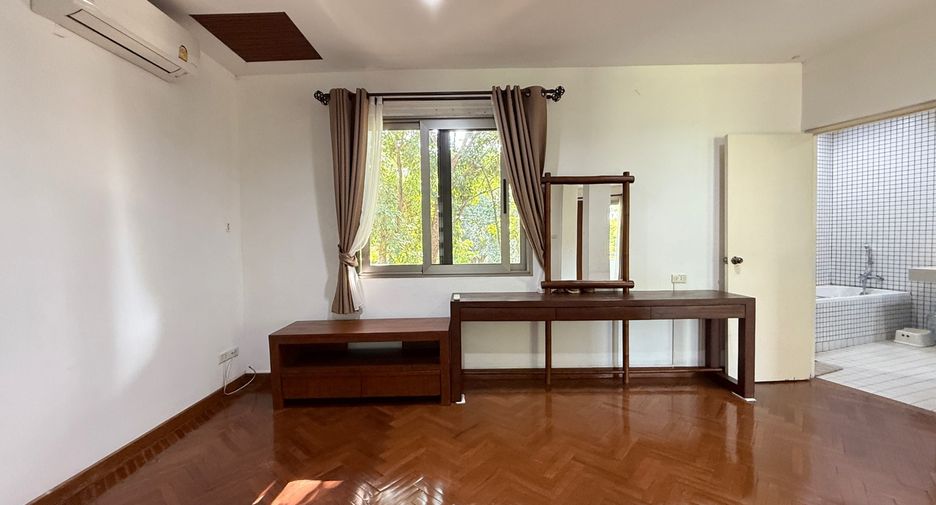 For rent 4 bedrooms villa in Mae Rim, Chiang Mai