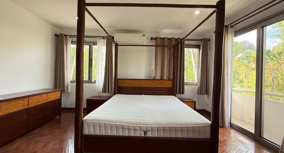 For rent 4 bedrooms villa in Mae Rim, Chiang Mai