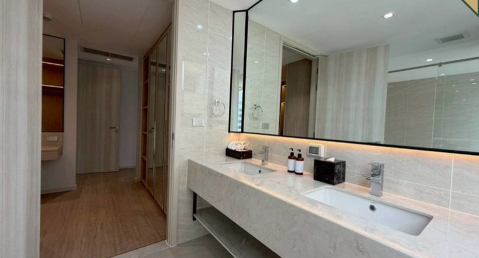 Condo en alquiler de 4 habitaciones en Khlong Toei, Bangkok