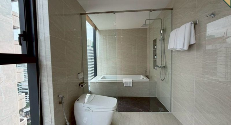 Condo en alquiler de 4 habitaciones en Khlong Toei, Bangkok