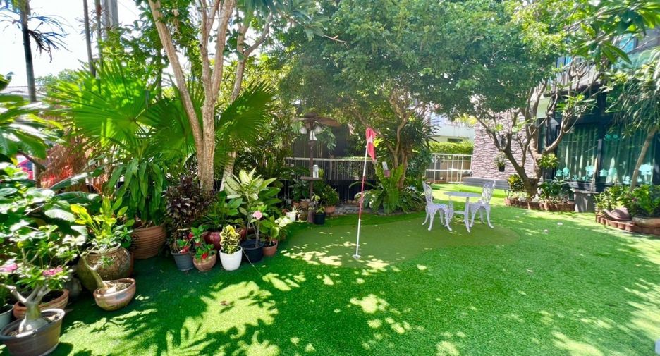 For rent and for sale 4 bedrooms house in Bang Kapi, Bangkok