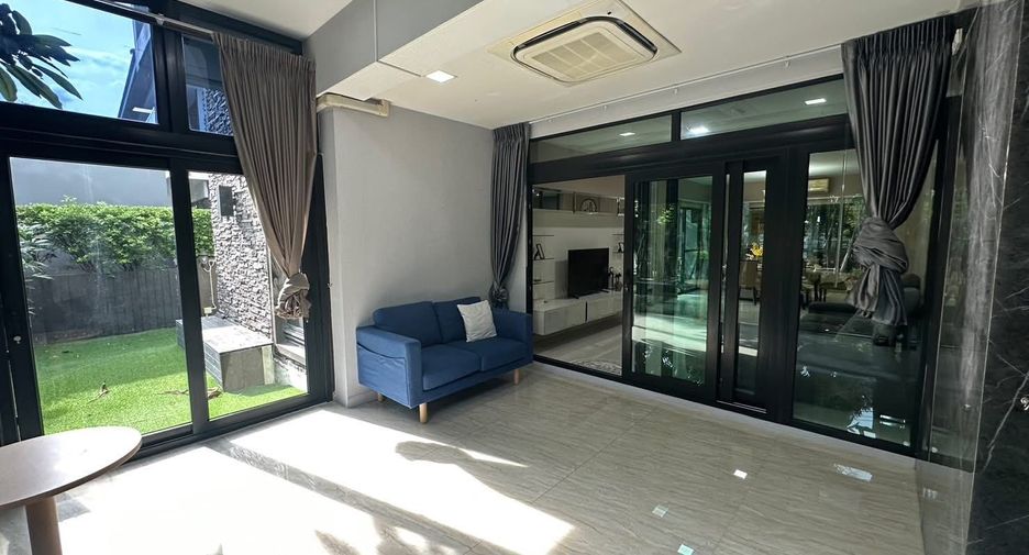 For rent and for sale 4 bedrooms house in Bang Kapi, Bangkok