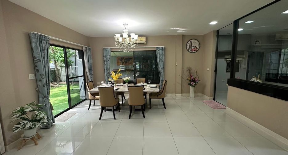 For rent and for sale 4 bedrooms house in Bang Kapi, Bangkok