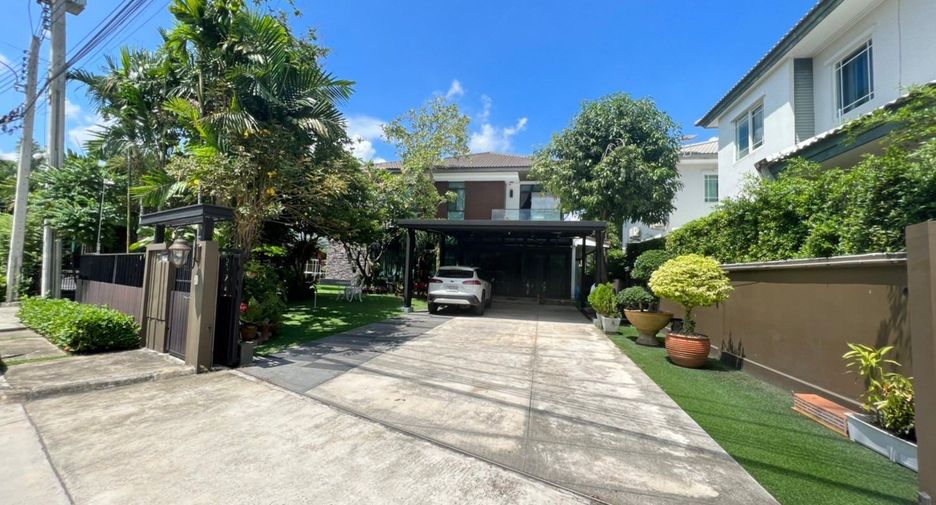 For rent and for sale 4 bedrooms house in Bang Kapi, Bangkok