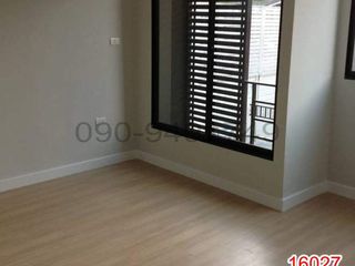 Reihenhaus zur Miete mit 3 Zimmer in Bang Khae, Bangkok