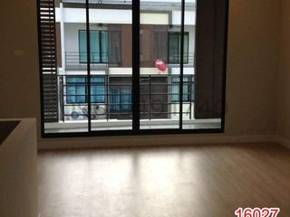 Reihenhaus zur Miete mit 3 Zimmer in Bang Khae, Bangkok