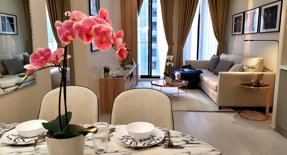 For rent 2 bedrooms condo in Pathum Wan, Bangkok