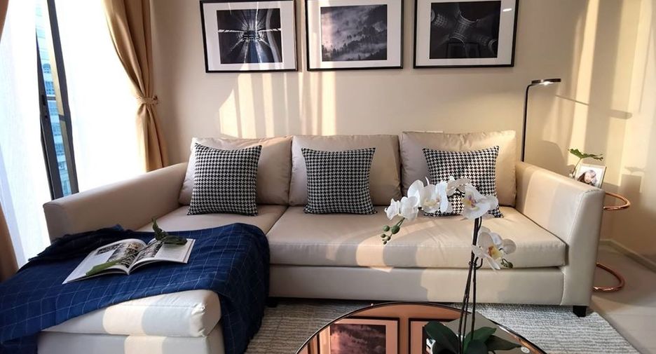 For rent 2 bedrooms condo in Pathum Wan, Bangkok