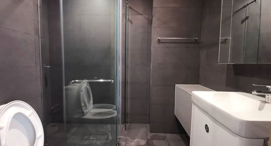 For rent 2 bedrooms condo in Pathum Wan, Bangkok