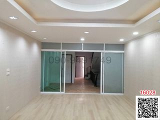 For rent 4 bedrooms townhouse in Bang Khun Thian, Bangkok