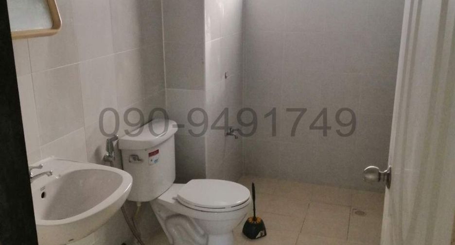 For rent 4 bedrooms townhouse in Bang Khun Thian, Bangkok