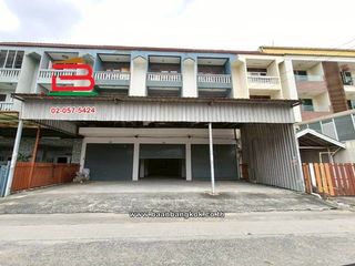 For rent 6 bedrooms retail Space in Sai Mai, Bangkok