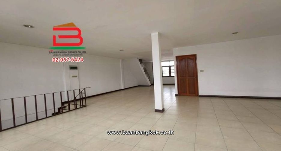 For rent 6 bedrooms retail Space in Sai Mai, Bangkok