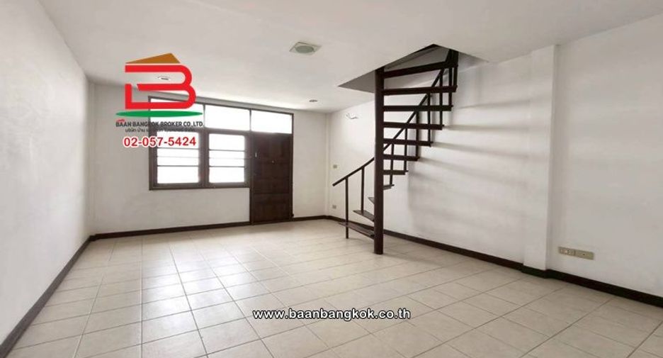 For rent 6 bedrooms retail Space in Sai Mai, Bangkok