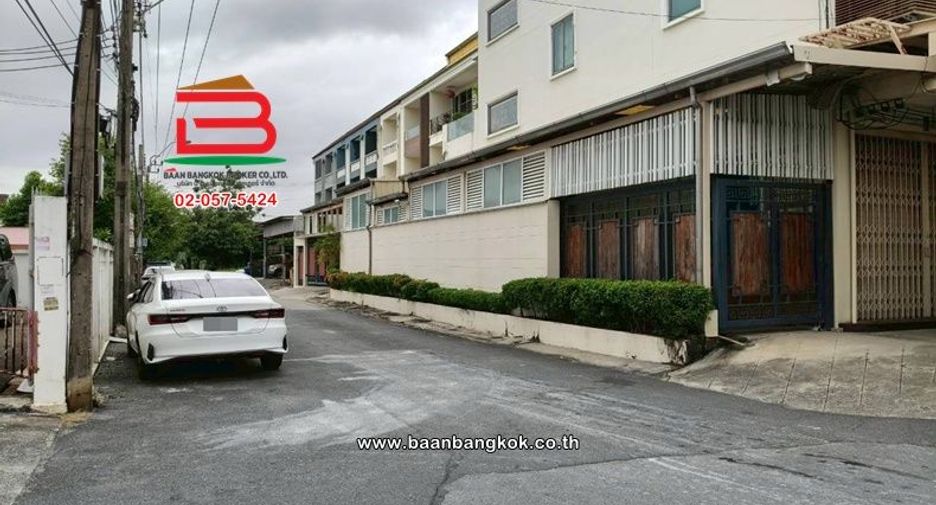 For rent 6 bedrooms retail Space in Sai Mai, Bangkok