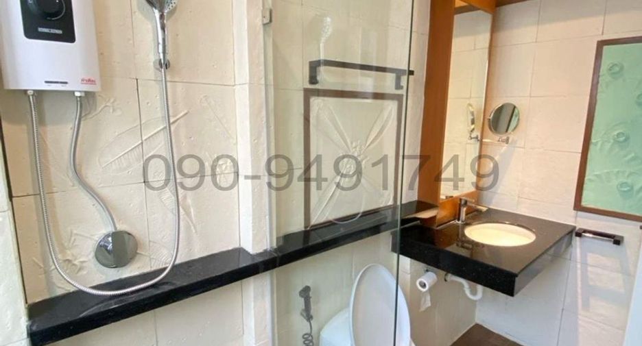 For rent 3 bedrooms retail Space in Pathum Wan, Bangkok