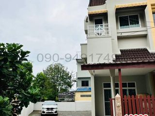 Reihenhaus zur Miete mit 3 Zimmer in Khan Na Yao, Bangkok
