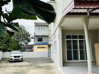 Reihenhaus zur Miete mit 3 Zimmer in Khan Na Yao, Bangkok