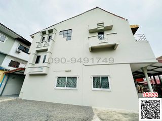 Reihenhaus zur Miete mit 3 Zimmer in Khan Na Yao, Bangkok
