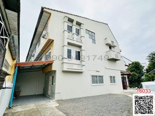Reihenhaus zur Miete mit 3 Zimmer in Khan Na Yao, Bangkok