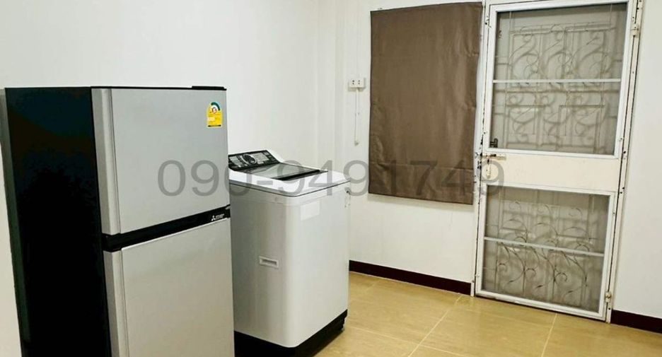 For rent 3 bedrooms townhouse in Khan Na Yao, Bangkok