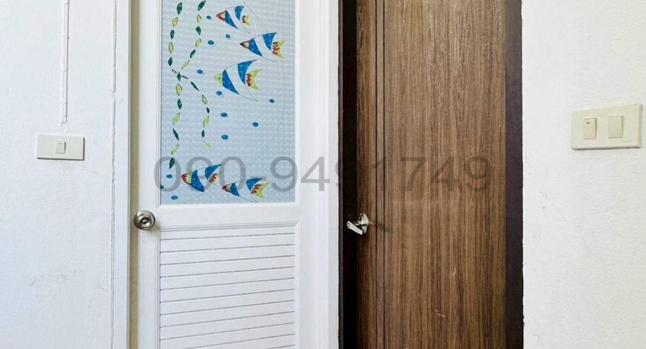 For rent 3 bedrooms townhouse in Khan Na Yao, Bangkok