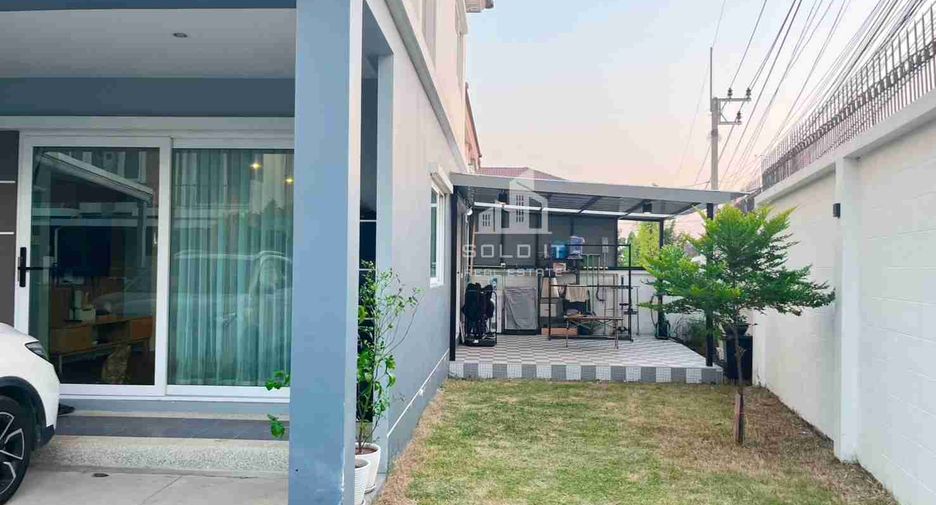 出售 3 卧室 联排别墅 在 Bang Lamung, Chon Buri