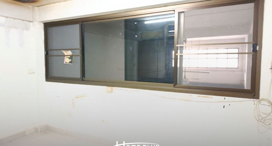 For sale 3 bedrooms retail Space in Bang Khun Thian, Bangkok