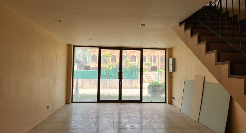 For sale retail Space in Pak Chong, Nakhon Ratchasima