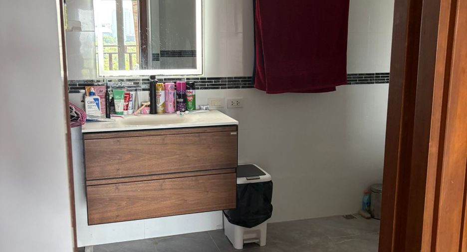 For sale 3 bedrooms condo in Bang Lamung, Chonburi