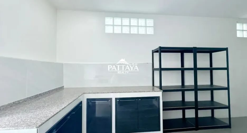 For rent and for sale 4 bedrooms house in Bang Lamung, Chonburi