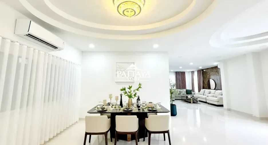 For rent and for sale 4 bedrooms house in Bang Lamung, Chonburi