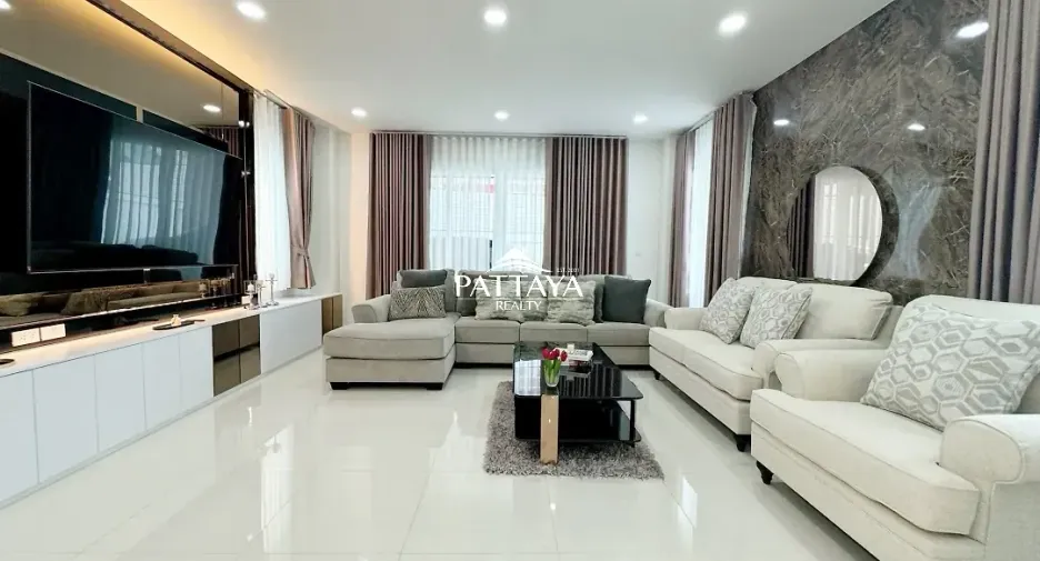 For rent and for sale 4 bedrooms house in Bang Lamung, Chonburi