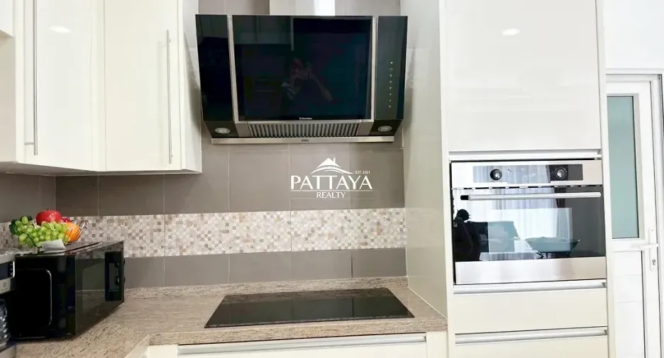 For rent and for sale 4 bedrooms house in Bang Lamung, Chonburi