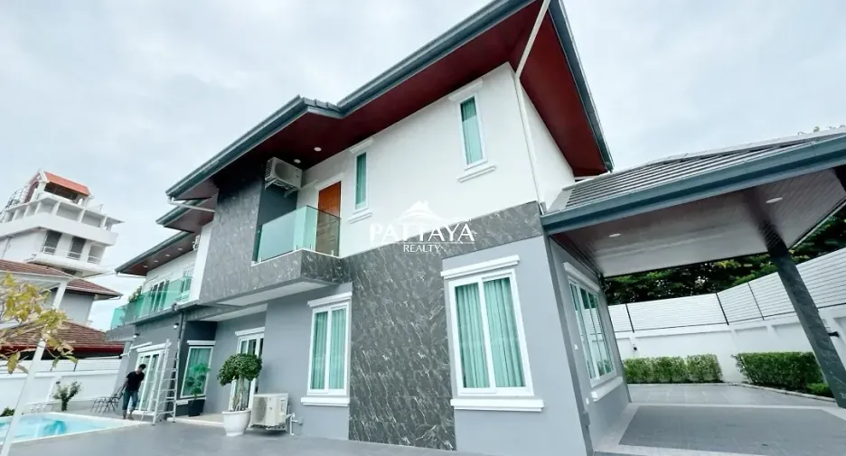 For rent and for sale 4 bedrooms house in Bang Lamung, Chonburi