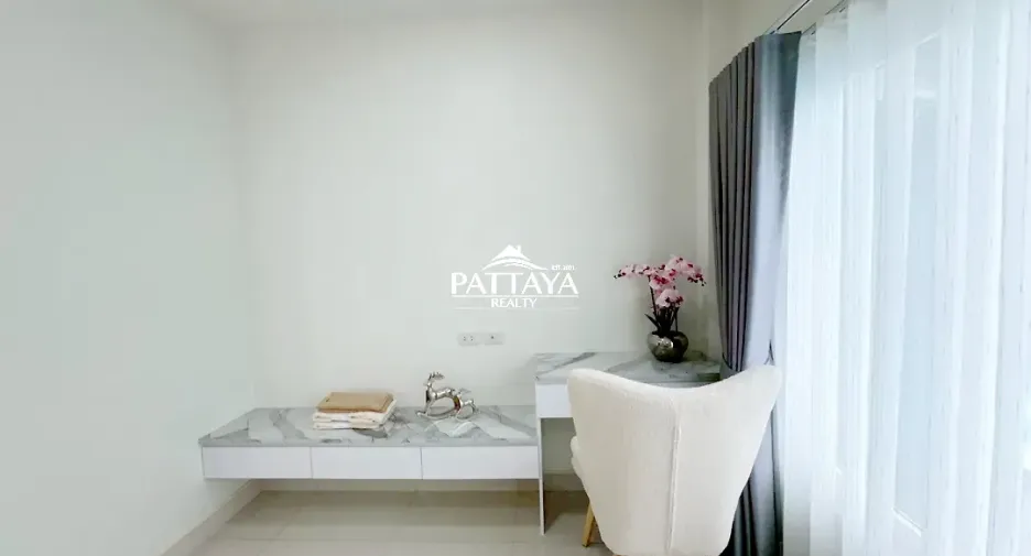For rent and for sale 4 bedrooms house in Bang Lamung, Chonburi
