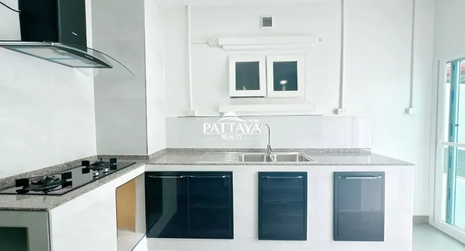 For rent and for sale 4 bedrooms house in Bang Lamung, Chonburi
