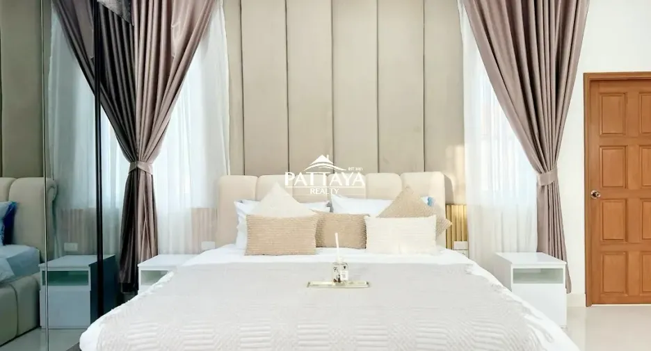 For rent and for sale 4 bedrooms house in Bang Lamung, Chonburi