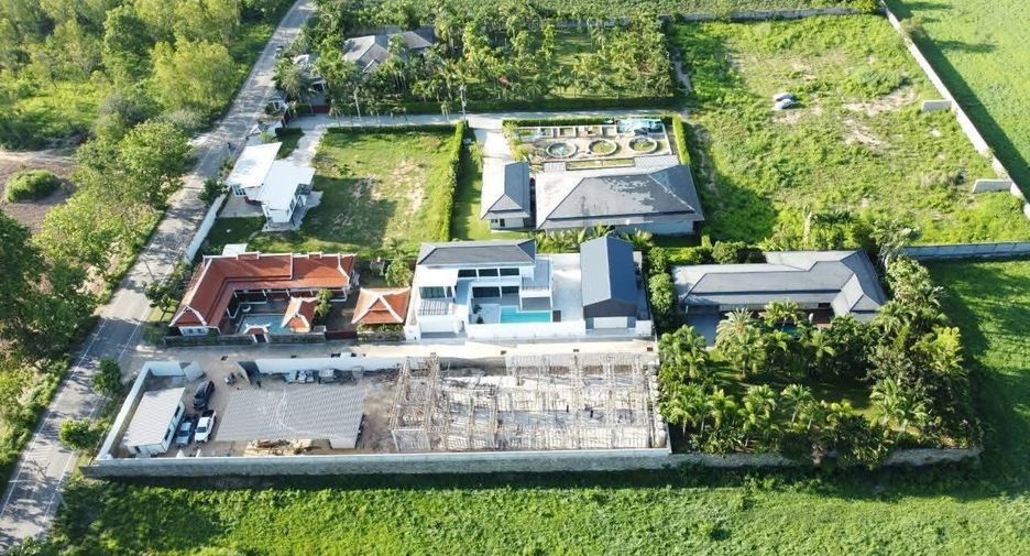 出售 4 卧室 别墅 在 Bang Lamung, Chon Buri